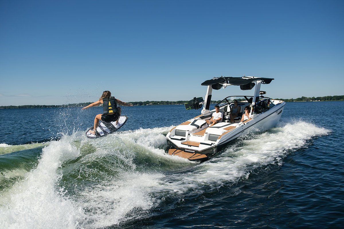 Super Air Nautique G23