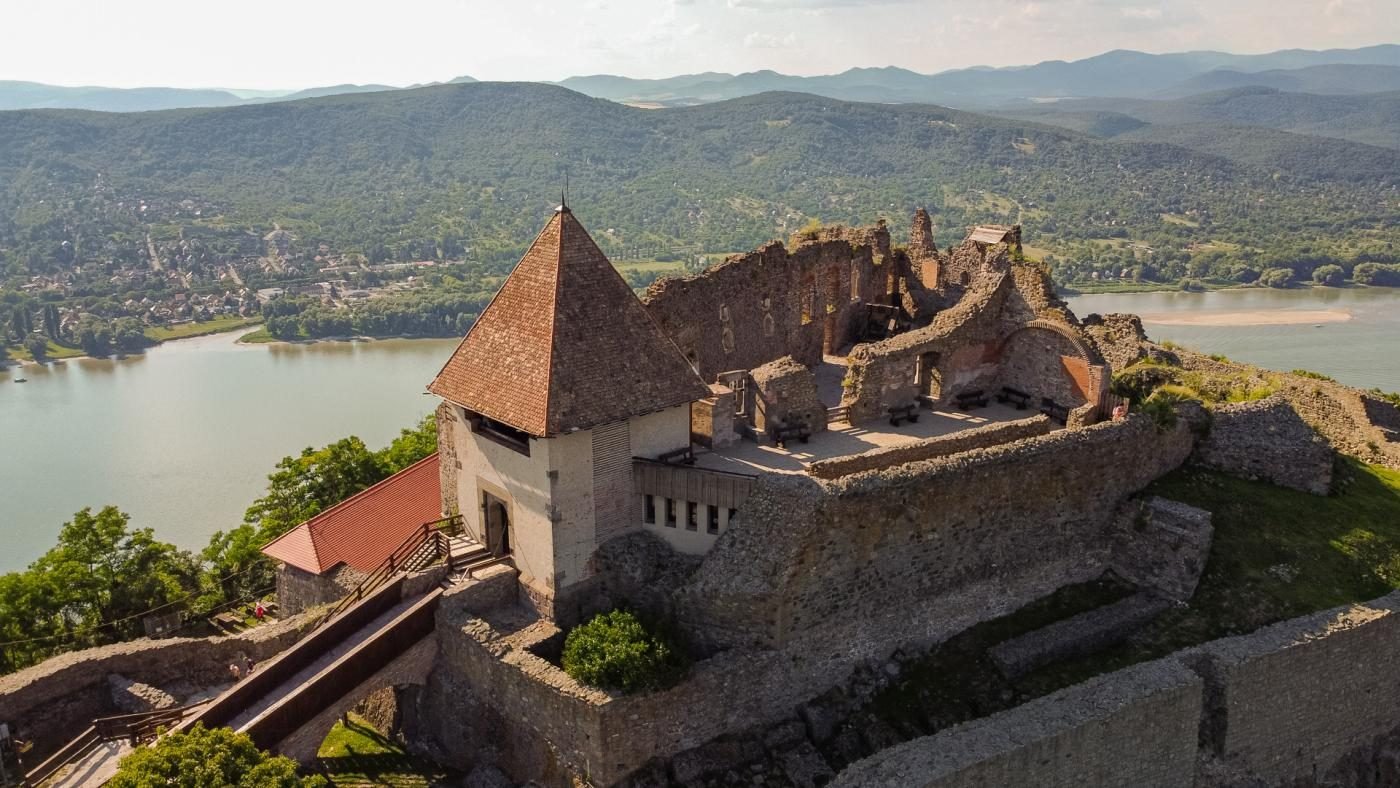 Danube Bend tour by boat — Visegrád castle above the river